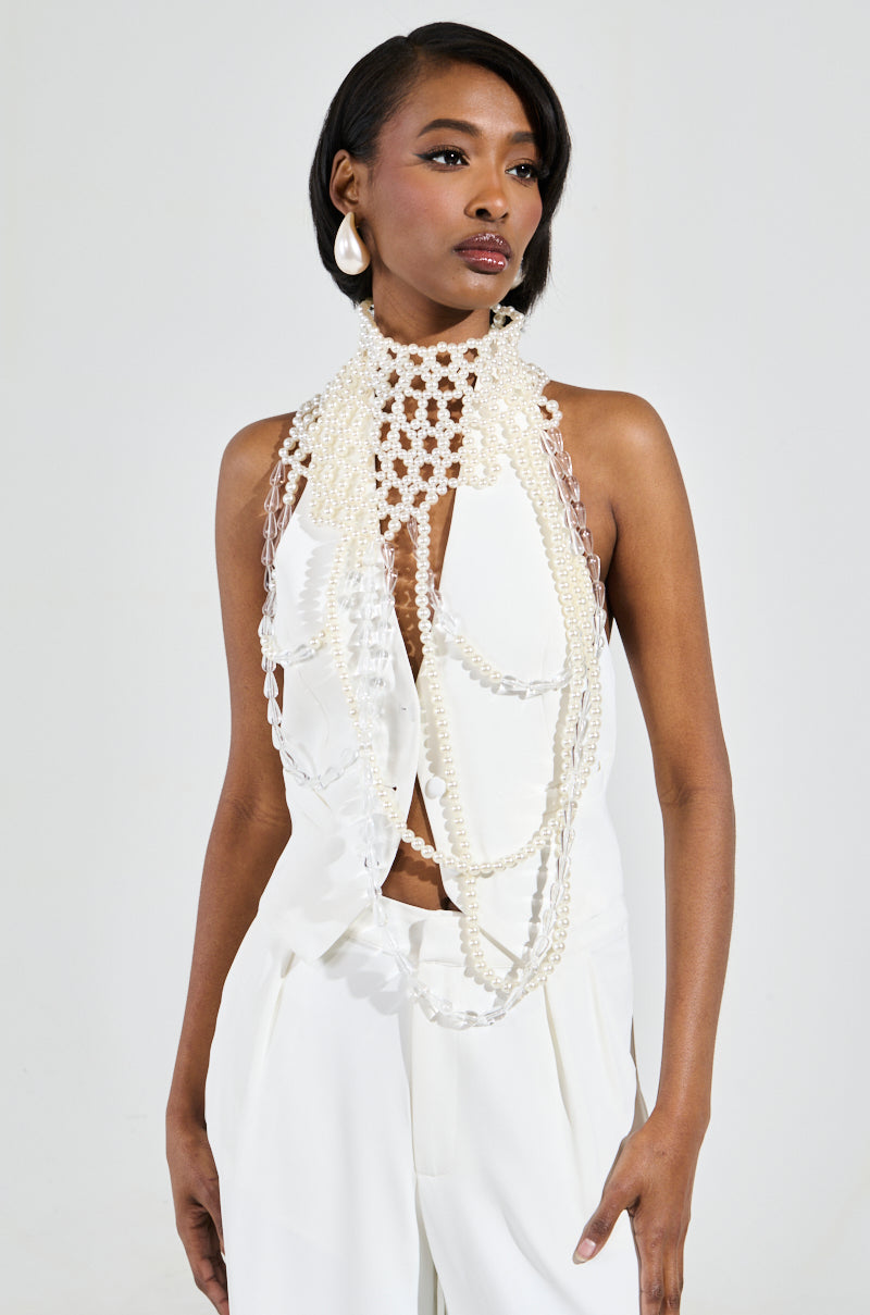 ELEGANCE IS ME STATEMENT NECKLACE
