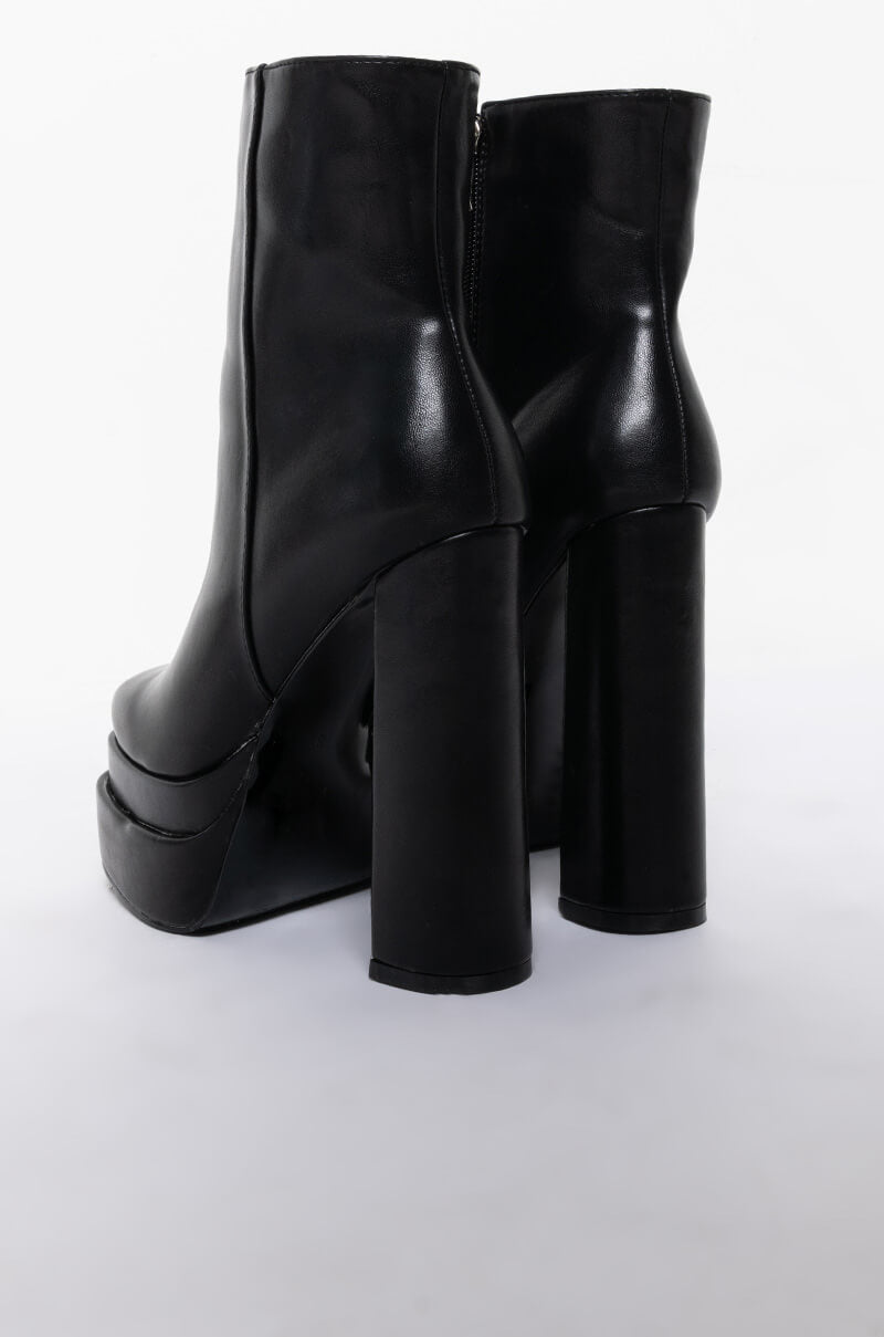 AZALEA WANG RUN AWAY CHUNKY BOOTIE IN BLACK
