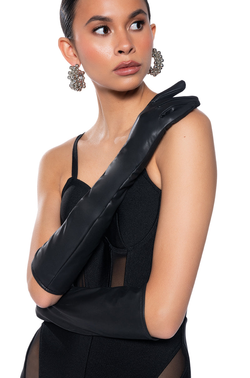 BACK IN BLACK PLEATHER EVENING GLOVE