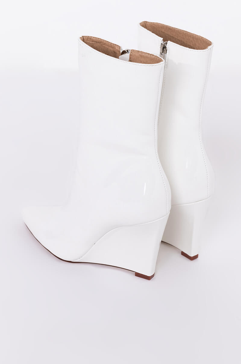 AZALEA WANG FIGURE IT OUT WEDGE BOOTIE IN WHITE