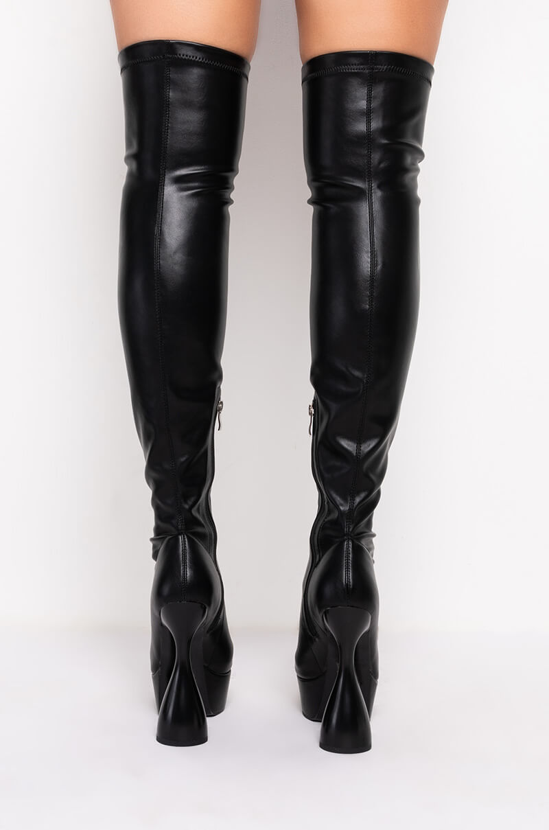 AZALEA WANG MAKE A SCENE CHUNKY BOOT IN BLACK