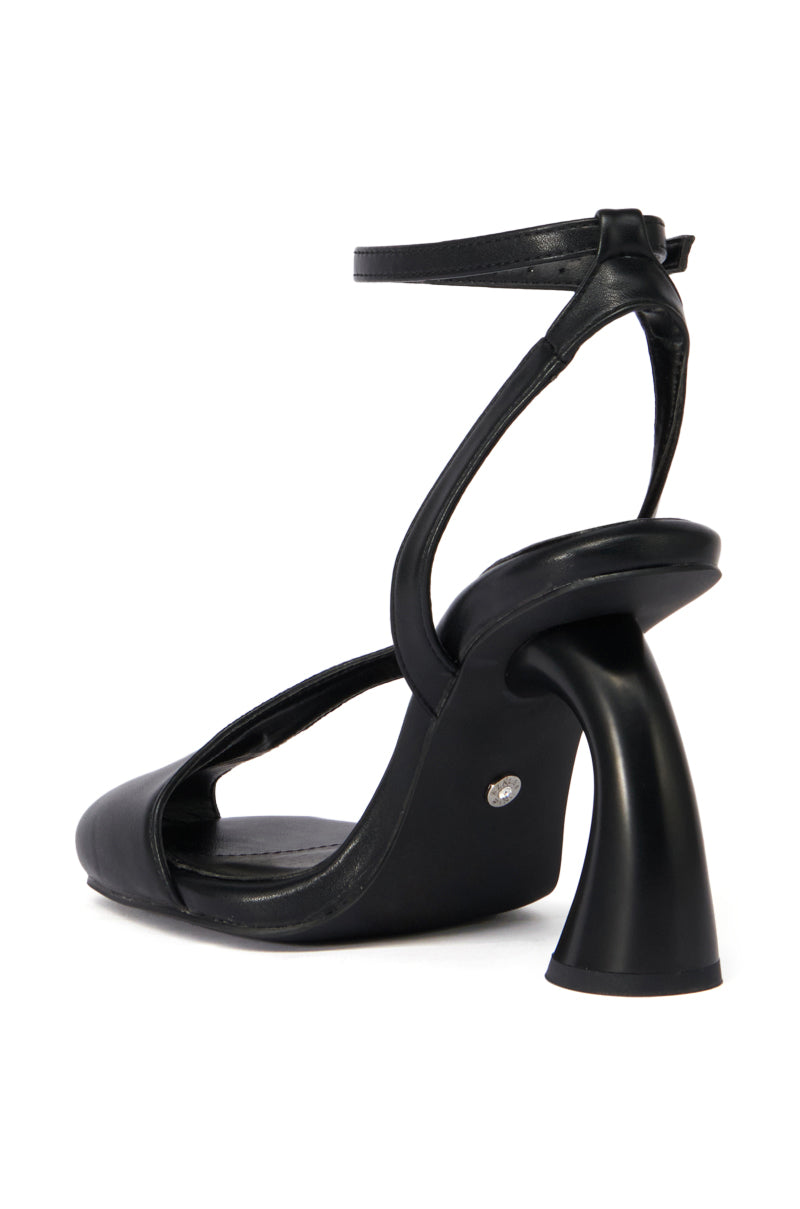 AZALEA WANG BUICK BLACK PEEPING TOE PUMP