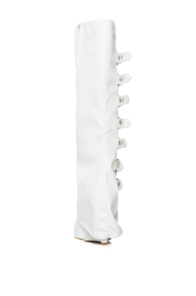 AZALEA WANG RISNA WHITE BUCKLE DETAIL WEDGE BOOT