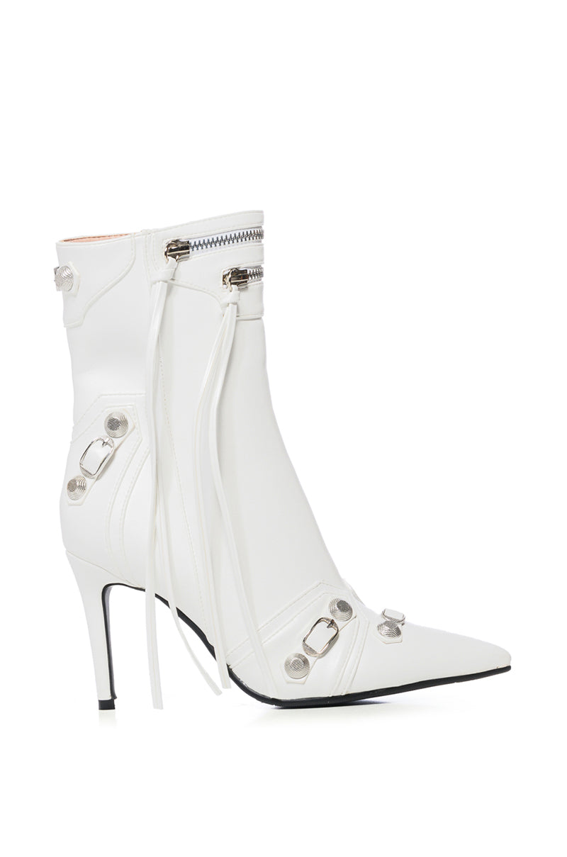 AZALEA WANG BROOKLYN PU BOOTIE IN WHITE