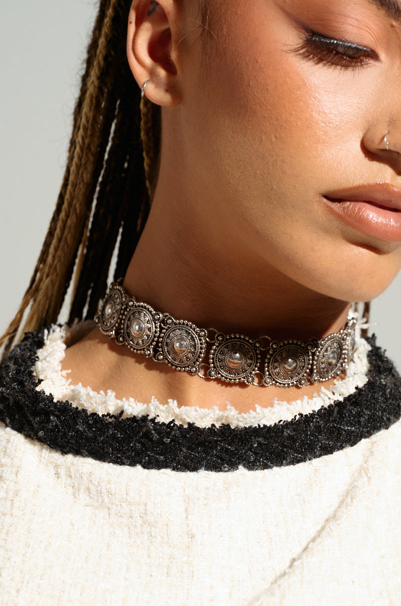 WESTERN CHIC CHOKER