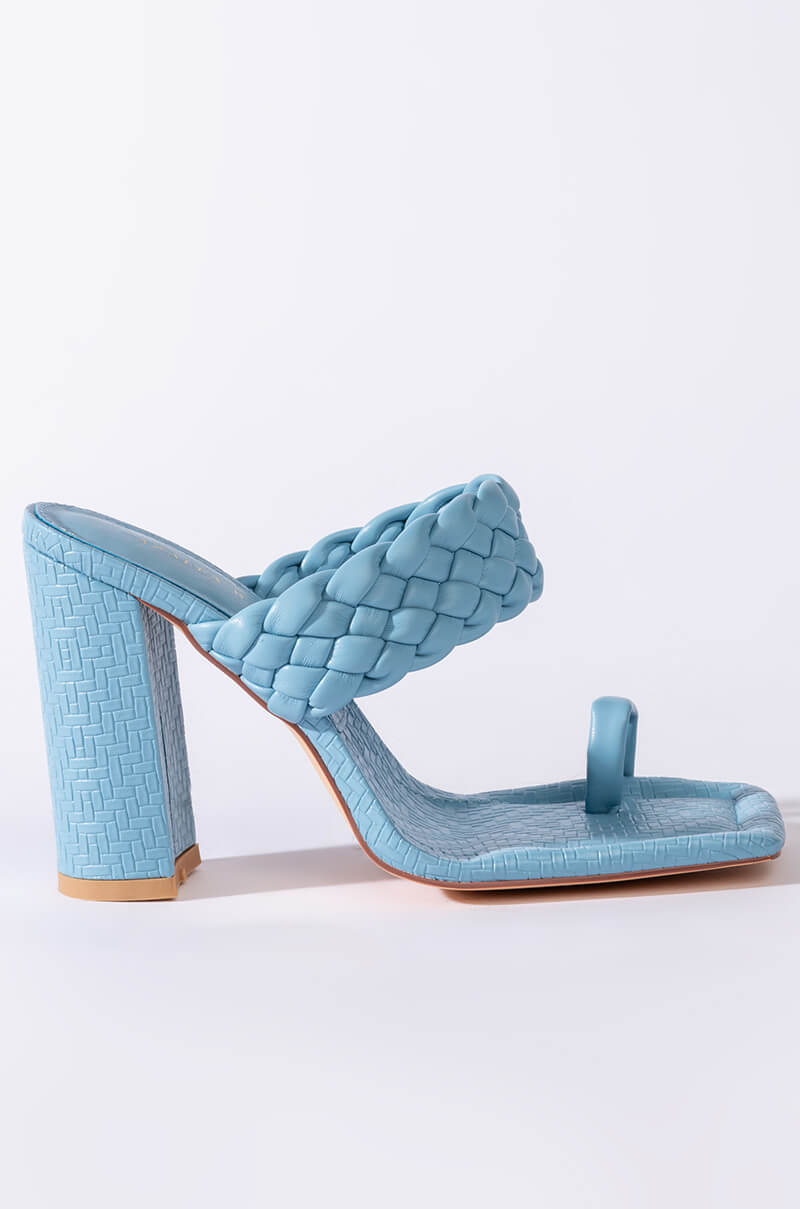 AZALEA WANG SOMETHING ABOUT YOU CHUNKY SANDAL IN BLUE
