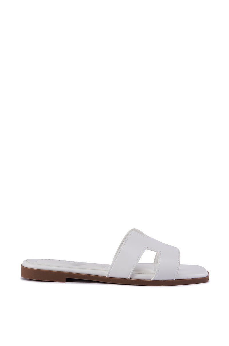 AZALEA WANG HOWDY WHITE FLAT SANDAL