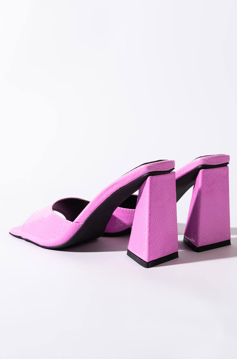 AZALEA WANG WORK FOR IT CHUNKY SANDAL IN PURPLE