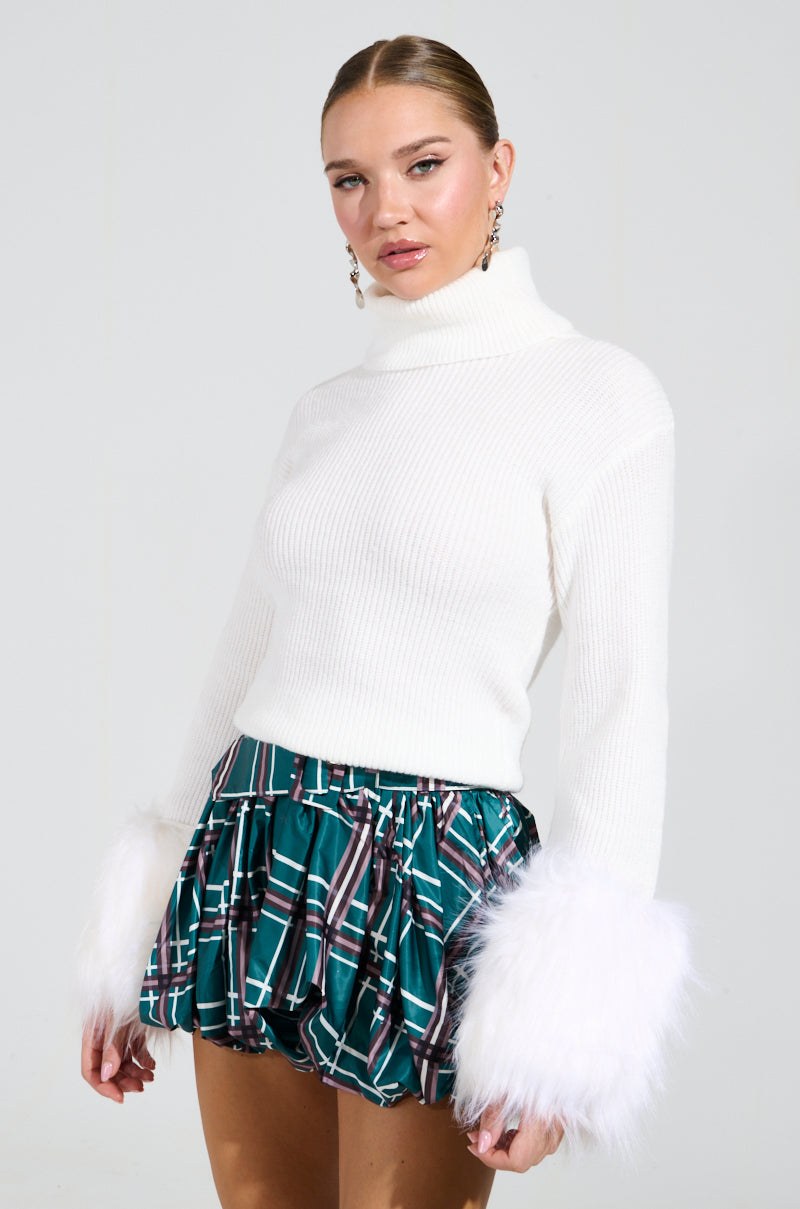 SYDNEY FUR CUFF SWEATER IN IVORY