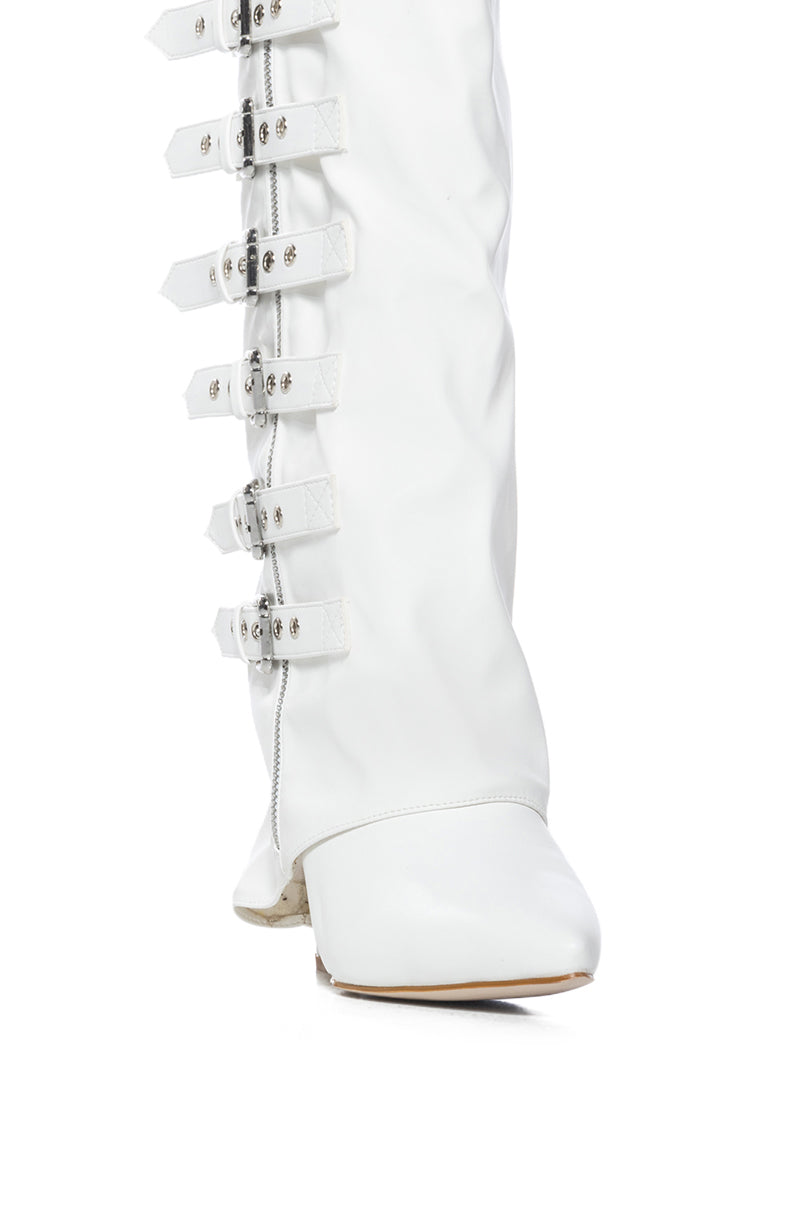 AZALEA WANG RISNA WHITE BUCKLE DETAIL WEDGE BOOT