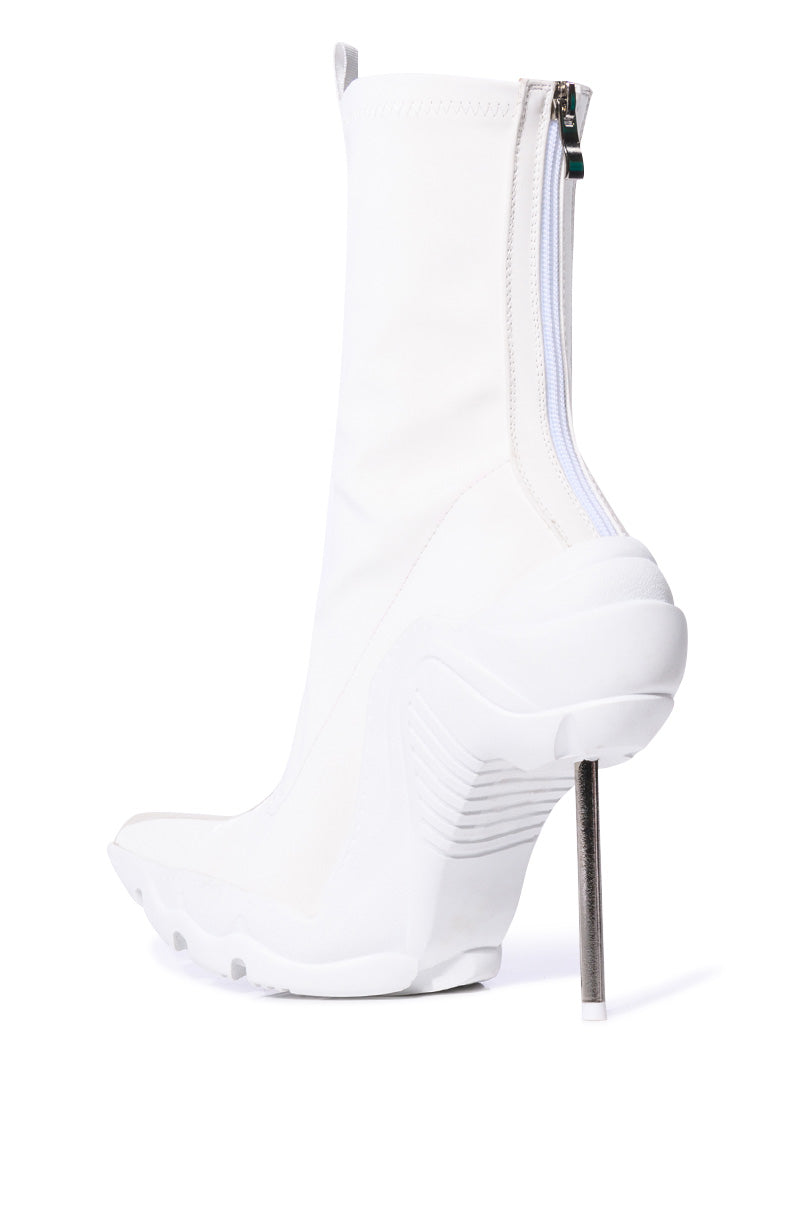 AZALEA WANG WILBER BOOTIE WITH STRETCH NEOPRENE IN WHITE