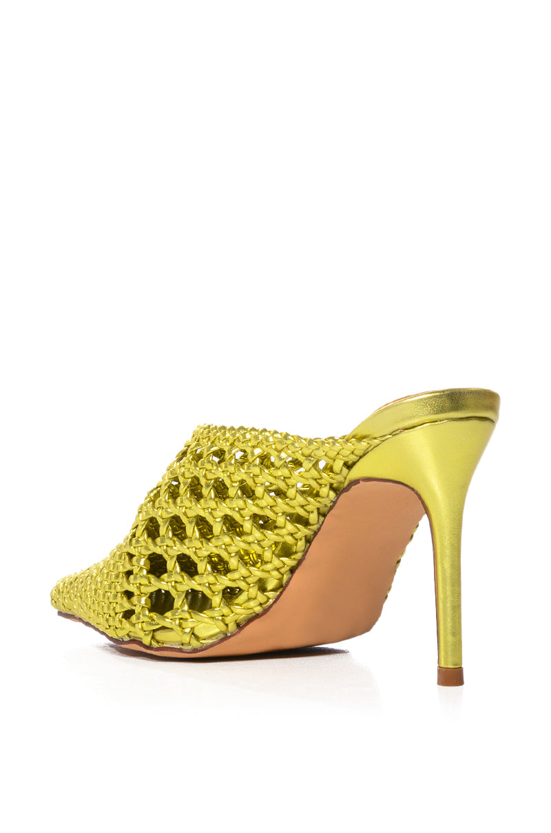 AZALEA WANG MAYLAH GOLD WOVEN DETAIL PUMP