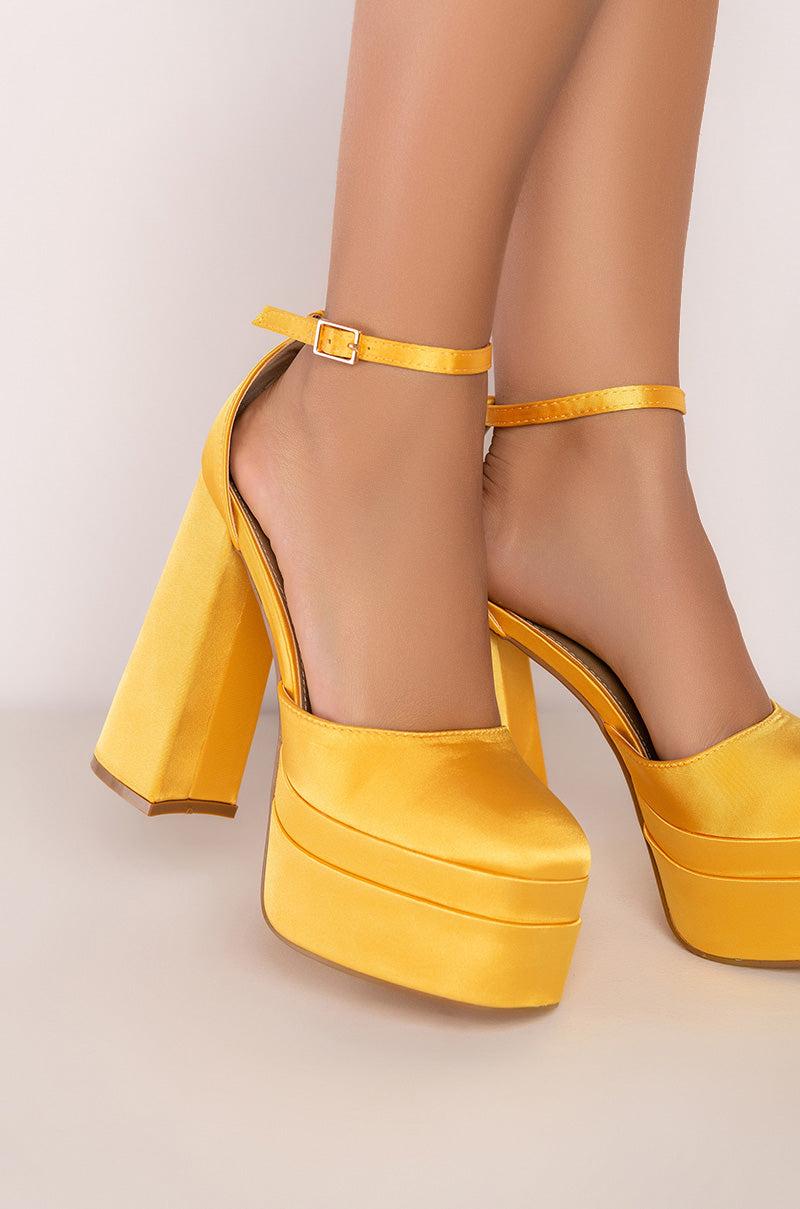 HARPER CHUNKY PUMP IN YELLOW