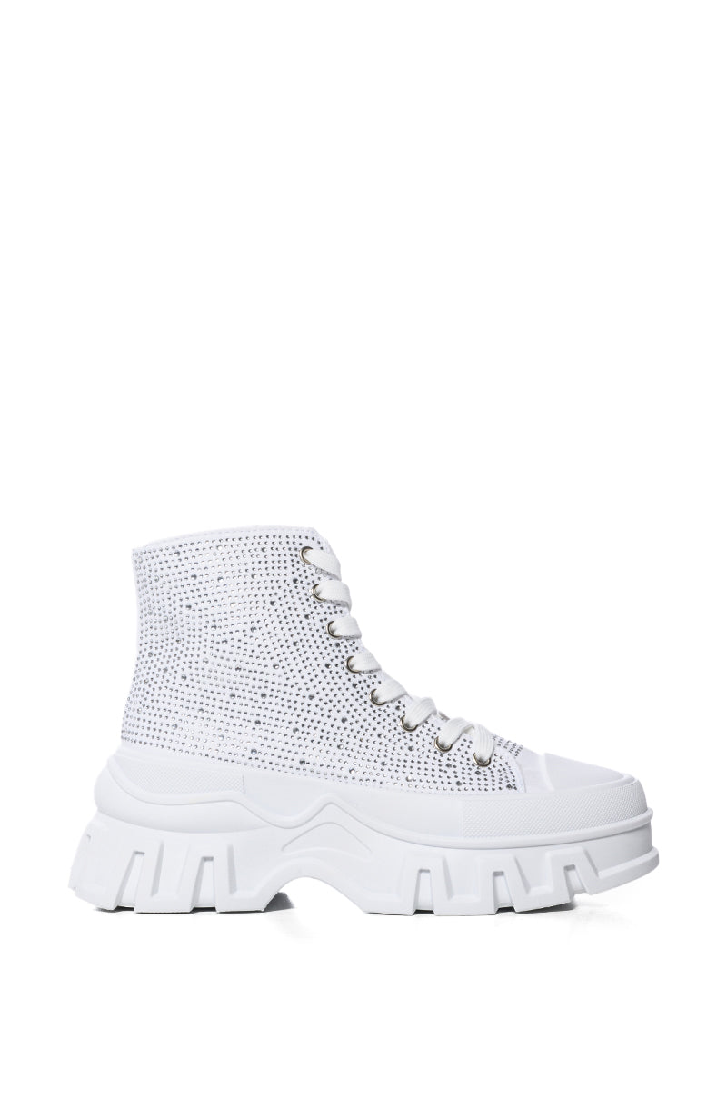 AZALEA WANG LIBBIE EMBELLISHED SNEAKER IN WHITE