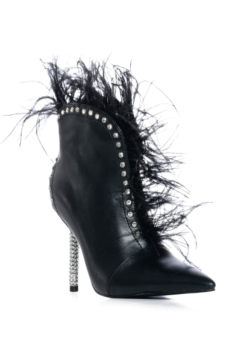 AZALEA WANG ALEJANDRA BLACK FEATHER BOOTIE