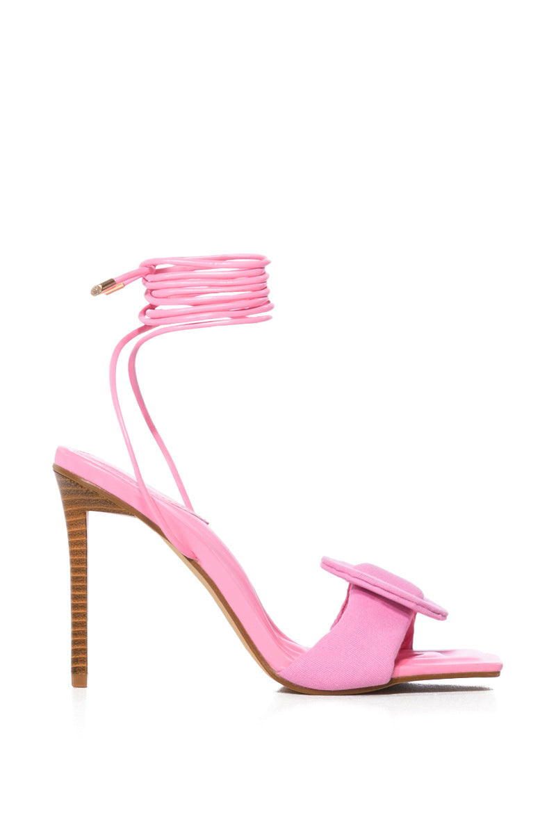 LAYLA BUCKLE SANDAL IN PINK