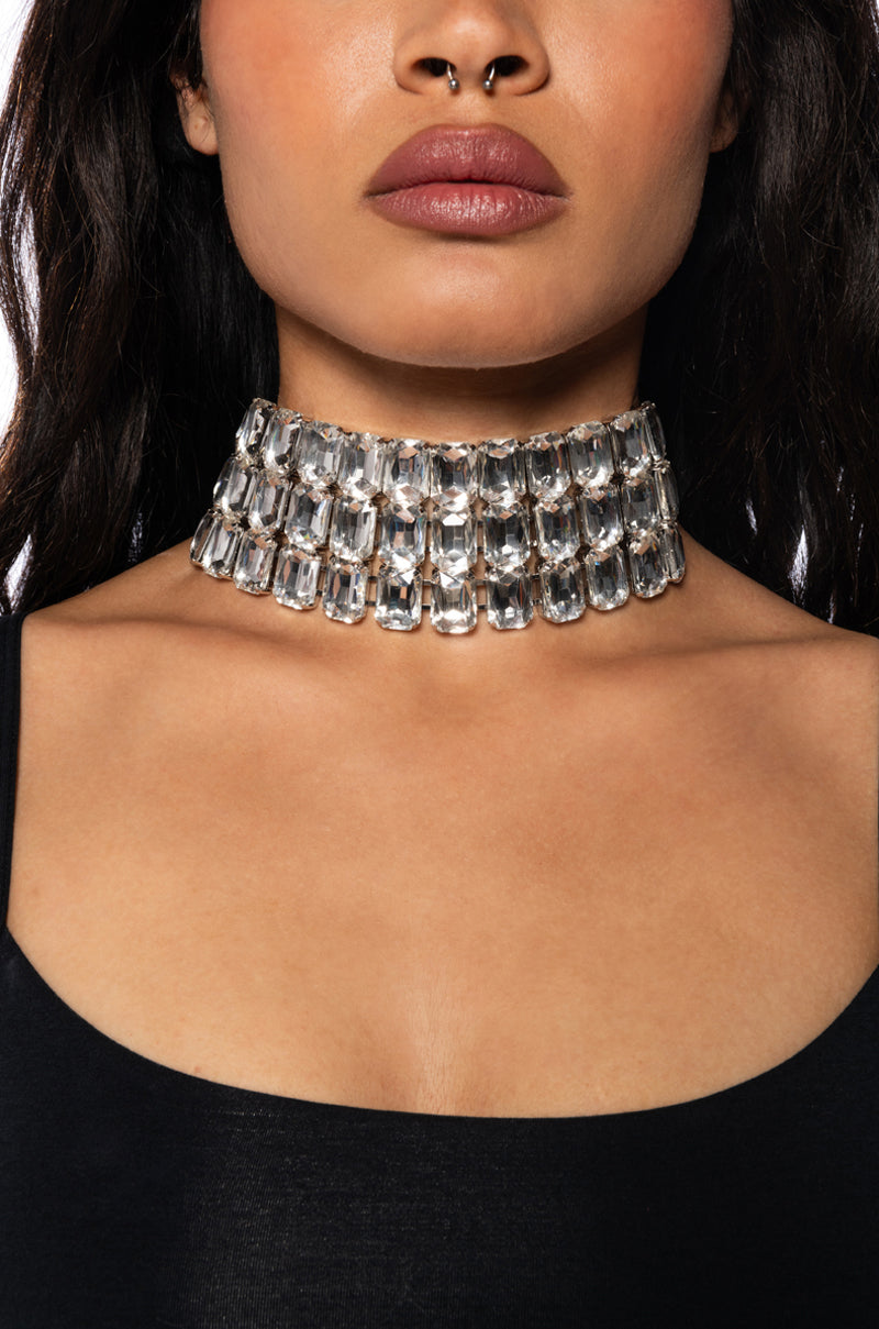 QUEEN BEE CHOKER