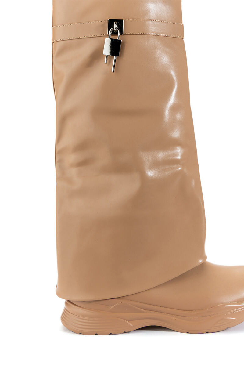 TRIPLE SEC FOLD OVER FLAT BOOT IN NUDE