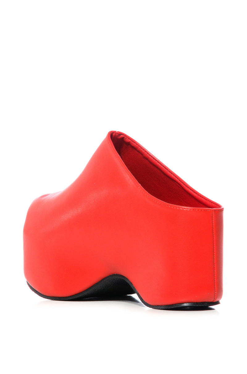 AZALEA WANG BALM RED PU CLOG