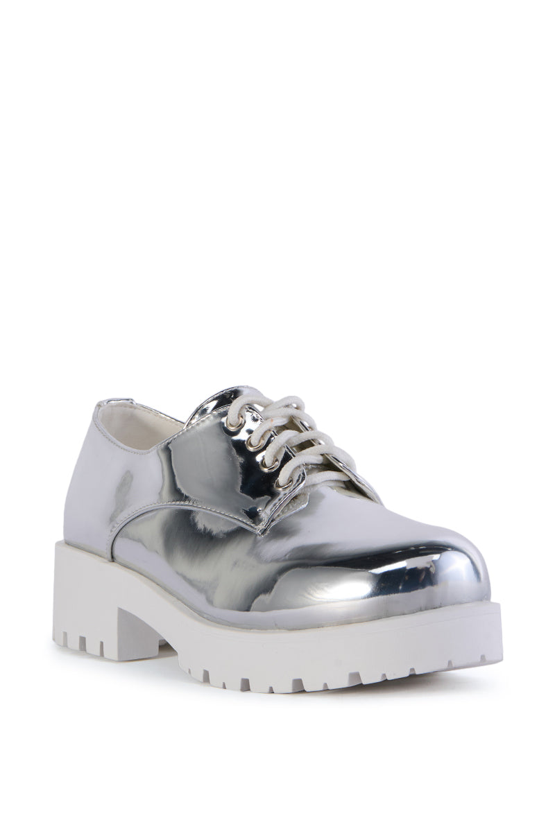 AZALEA WANG PIERRETTE SILVER FLATFORM CLOG