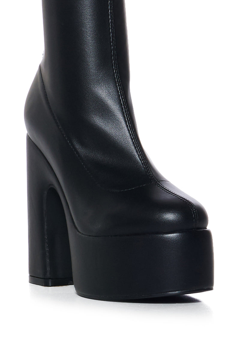 AZALEA WANG ROCKWELL BLACK CHUNKY BOOTIE