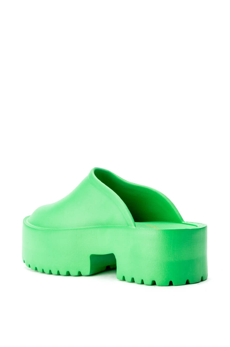 SLIP ON MULE IN GREEN
