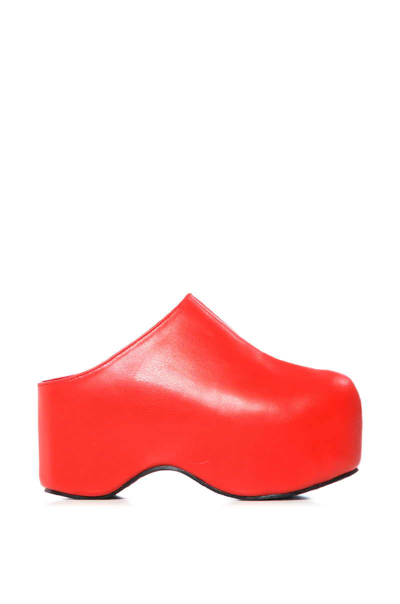 AZALEA WANG BALM RED PU CLOG