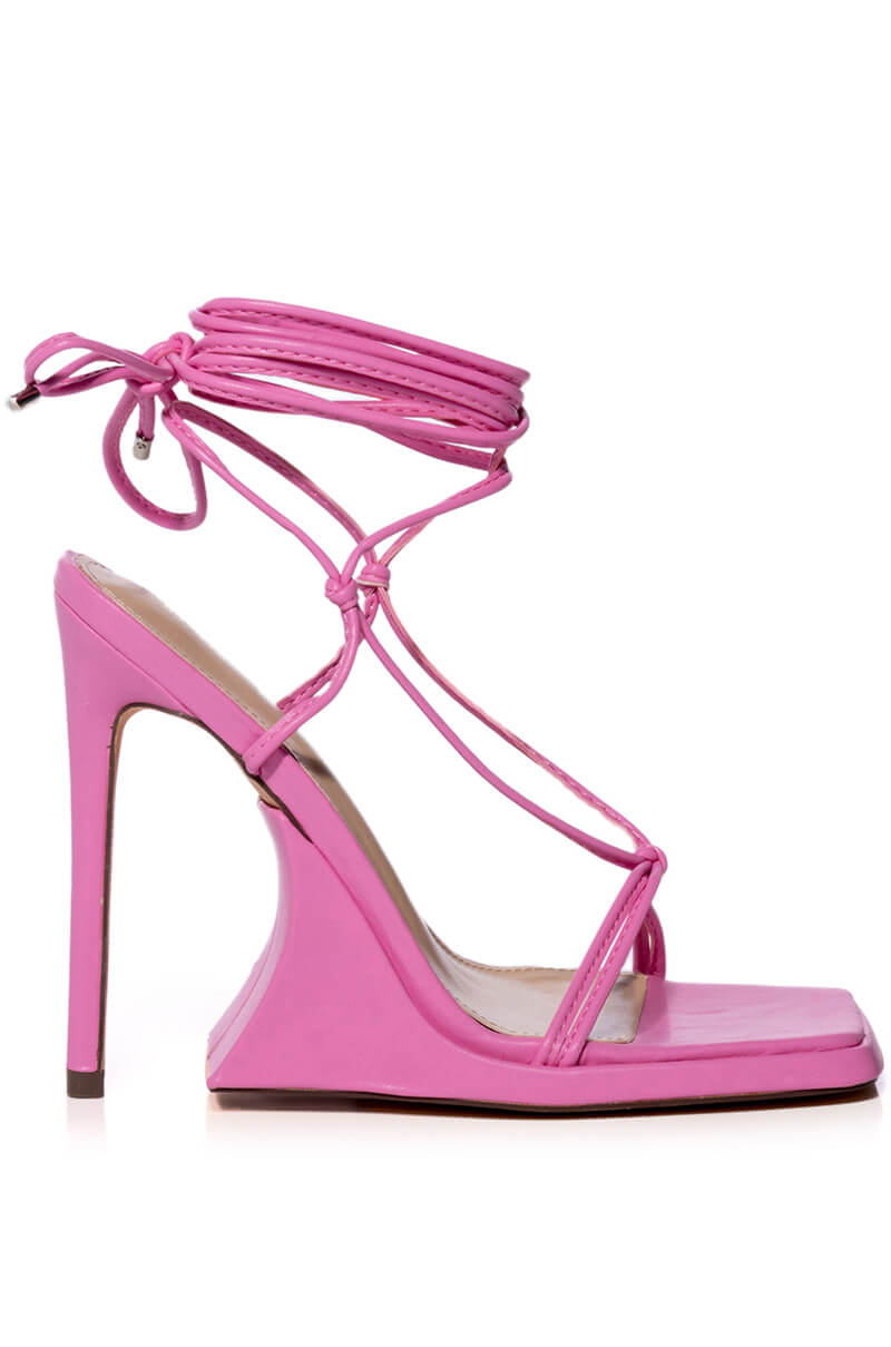 AZALEA WANG IMPULSIVE CHUNKY PUMP IN PINK