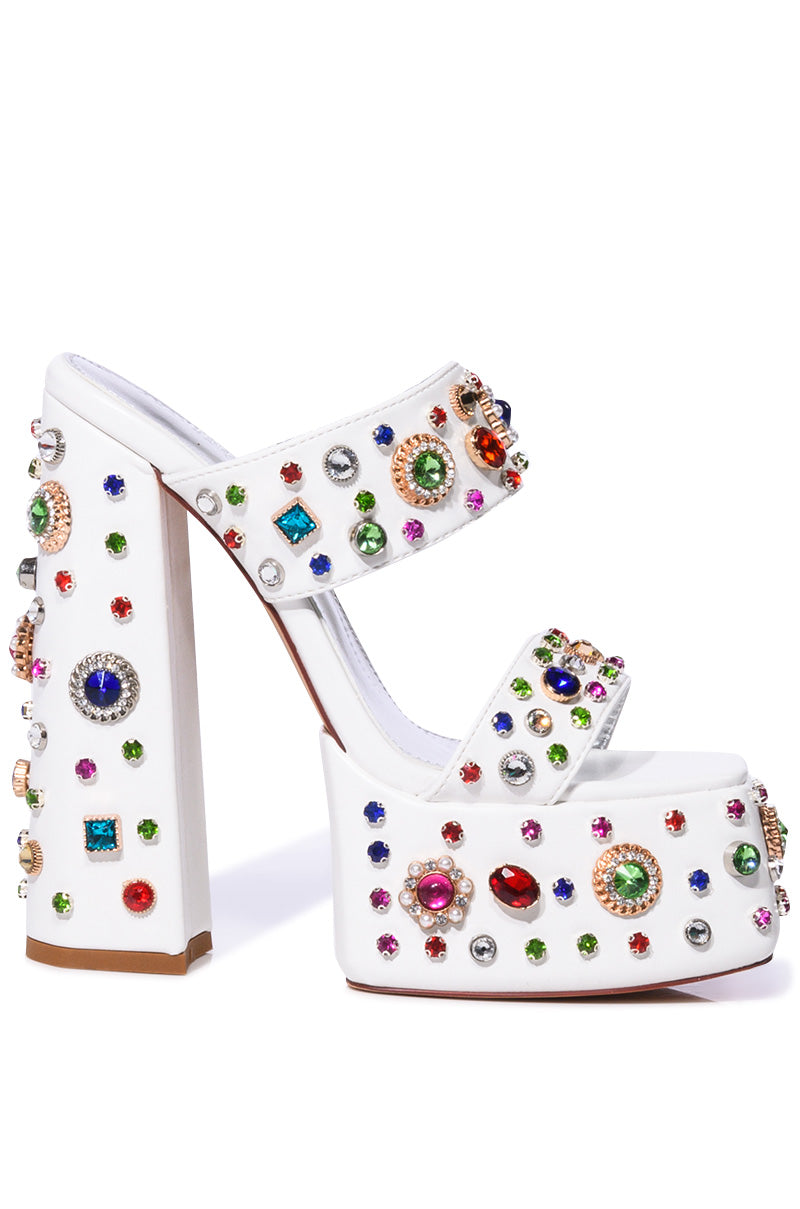 AZALEA WANG BREEZE EMBELLISHED CHUNKY SANDAL IN WHITE