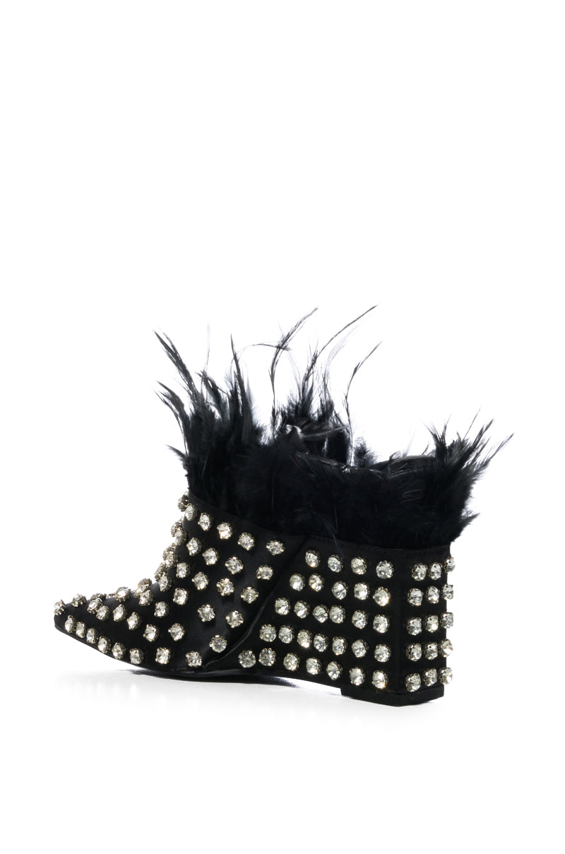 AZALEA WANG LAVINA FEATHER EMBELLISHED PUMP IN BLACK