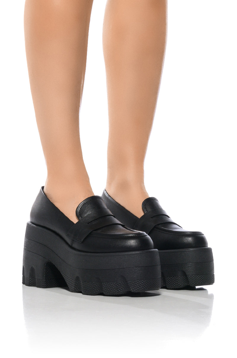 SHORTY PLATFORM LOAFER IN BLACK