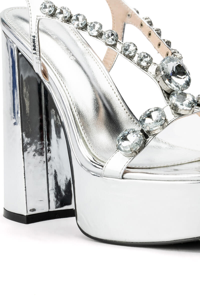 AZALEA WANG BROADWAY PLATFORM CHUNKY SANDAL IN SILVER