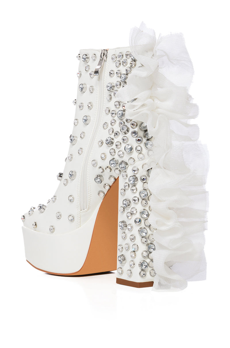 AZALEA WANG MYKA EMBELLISHED BOOTIE IN WHITE