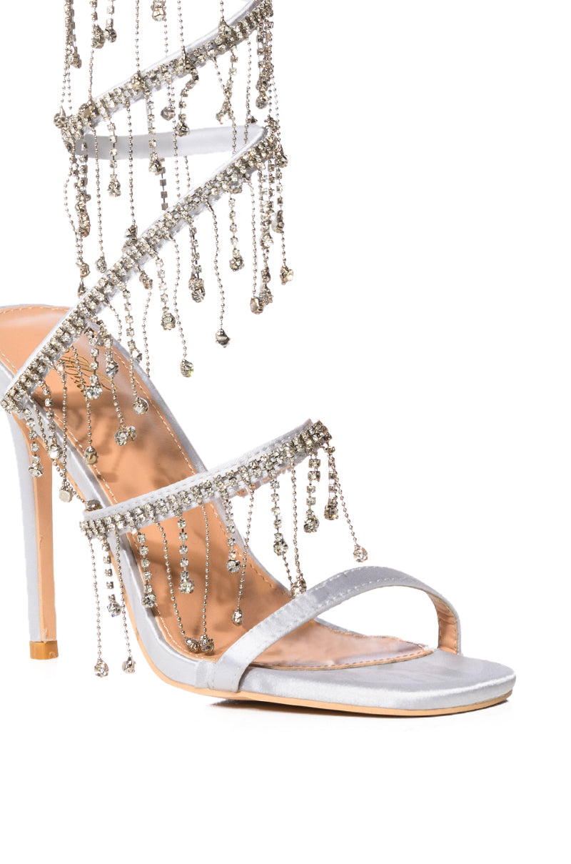 HIGHEND EMBELLISHED BEADING SANDAL IN SILVER