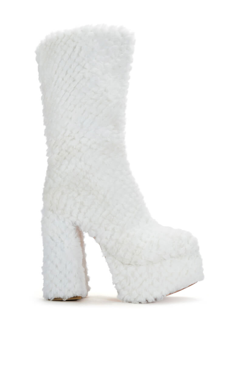 AZALEA WANG JERUSHA FUR CHUNKY BOOT IN WHITE