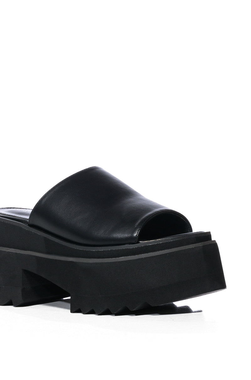 AZALEA WANG SAFIA CHUNKY BLACK SANDAL