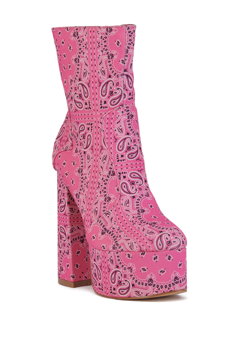 BORG PLATFORM BOOTIE IN PINK