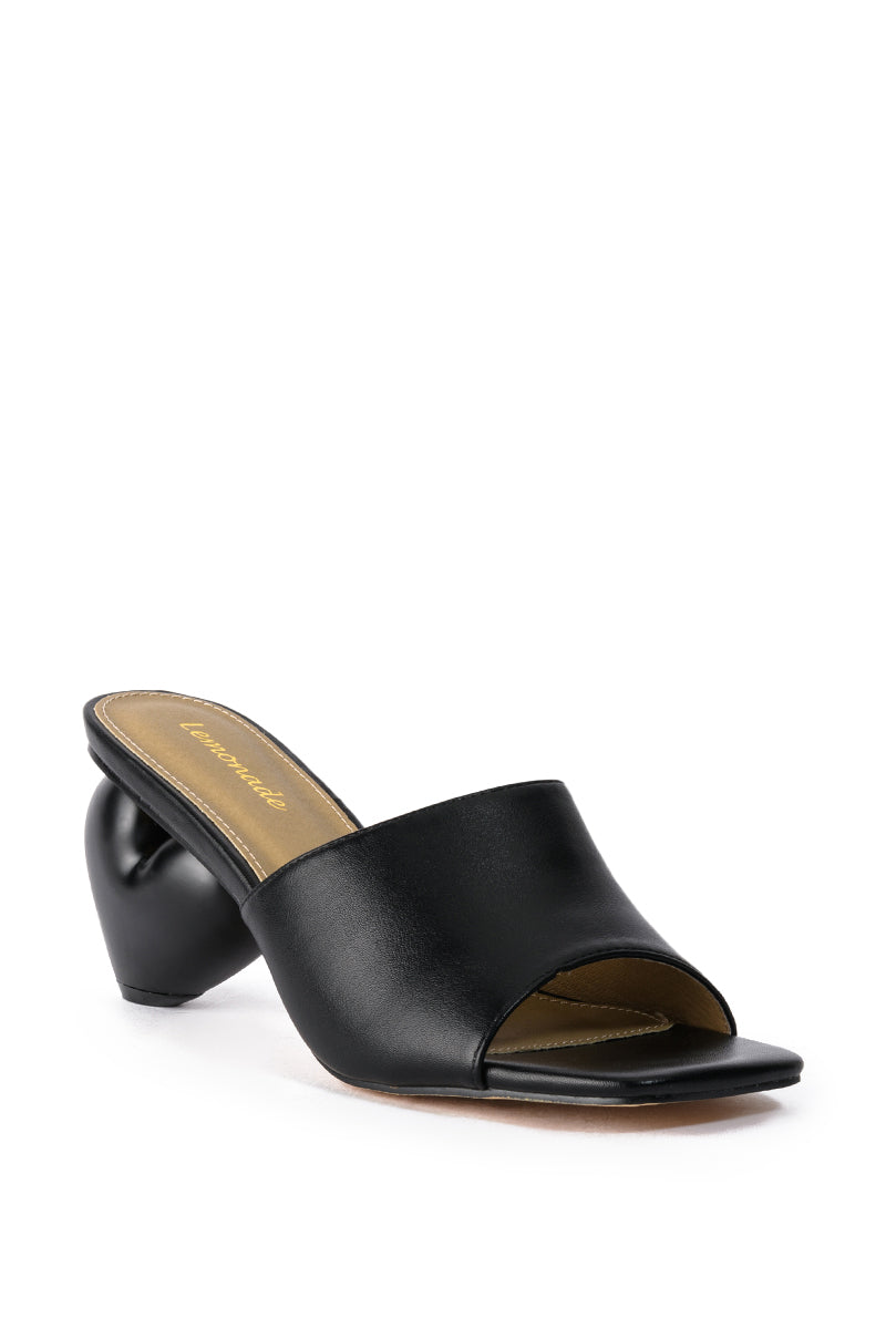 BUBBLEHEART CHUNKY SANDAL IN BLACK