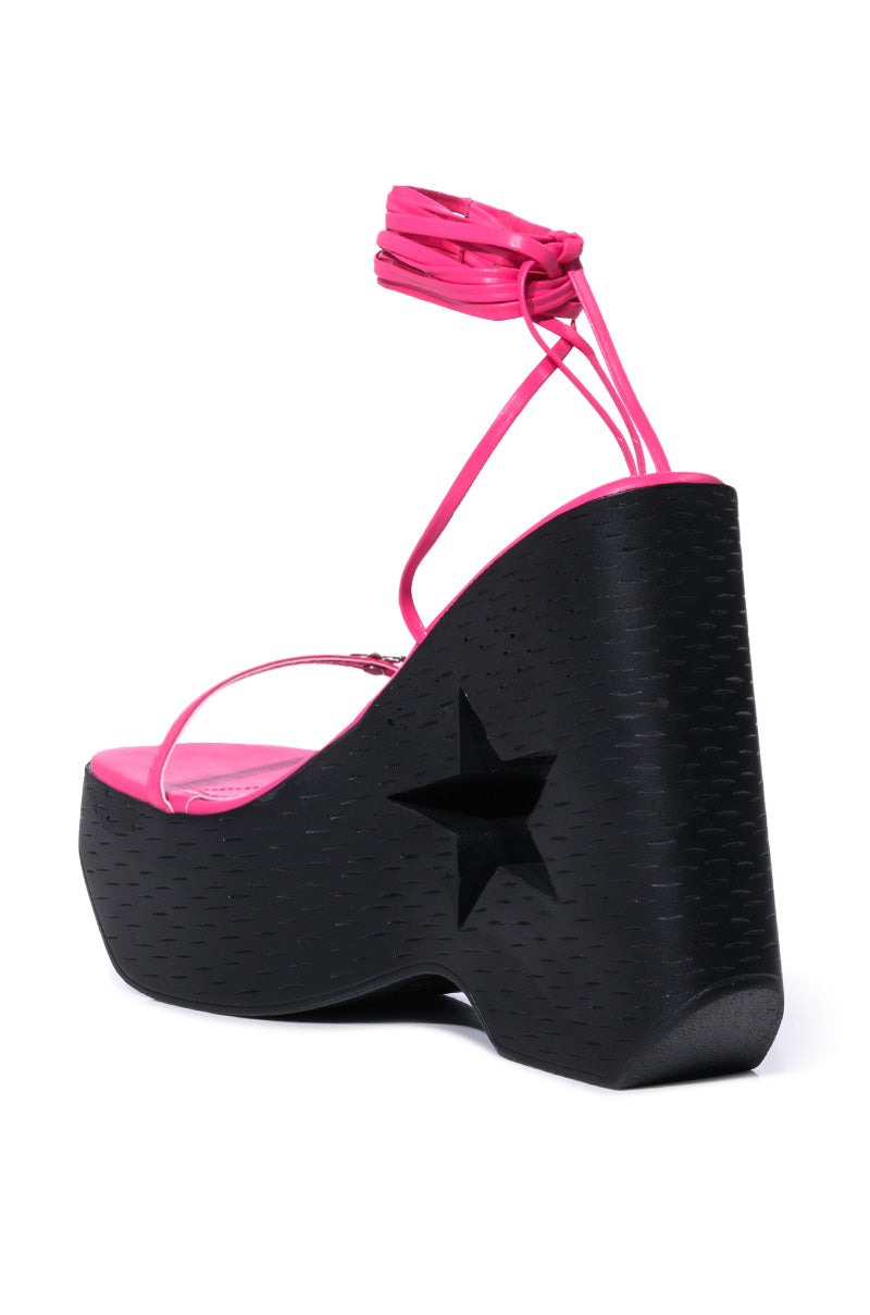 STAR EYED CHUNKY SANDAL WITH CUT OUT ON PINK