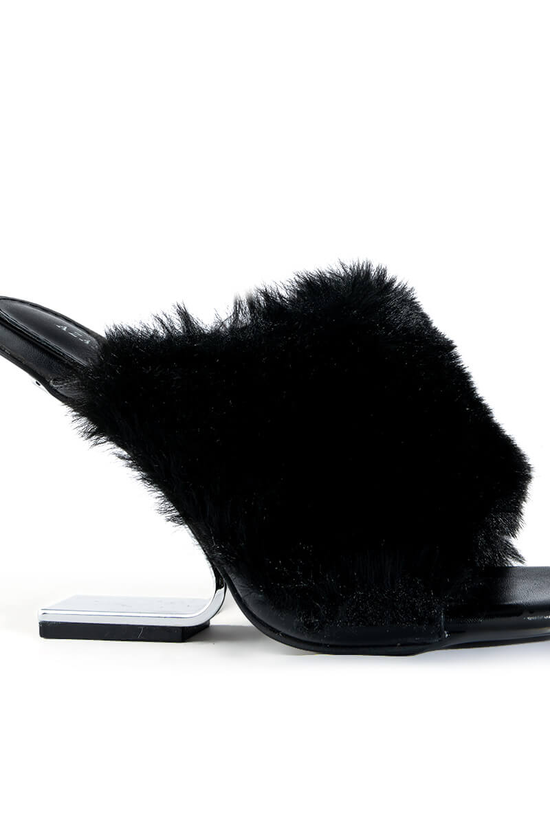 AZALEA WANG REMI FUR WEDGE SANDAL IN BLACK