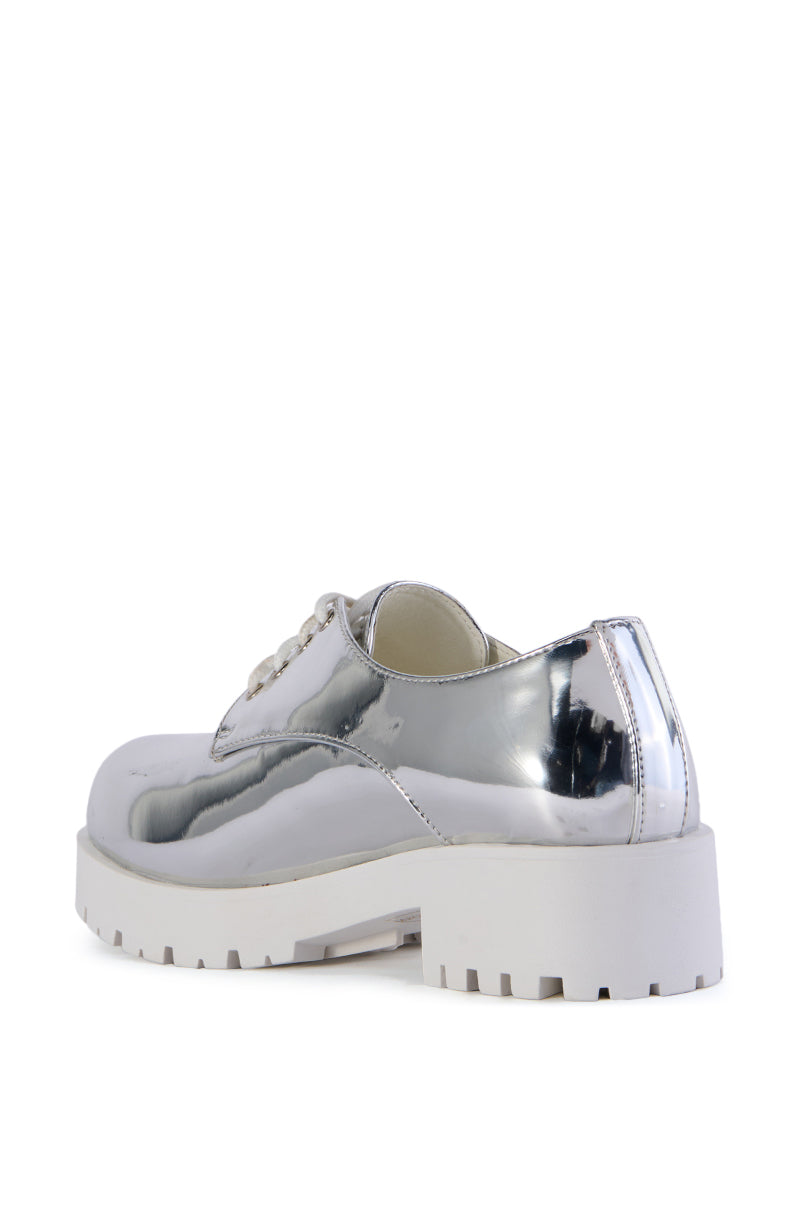 AZALEA WANG PIERRETTE SILVER FLATFORM CLOG