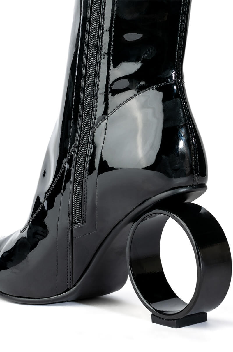 AZALEA WANG ZELDA CIRCULAR HEELED BOOTIE IN BLACK