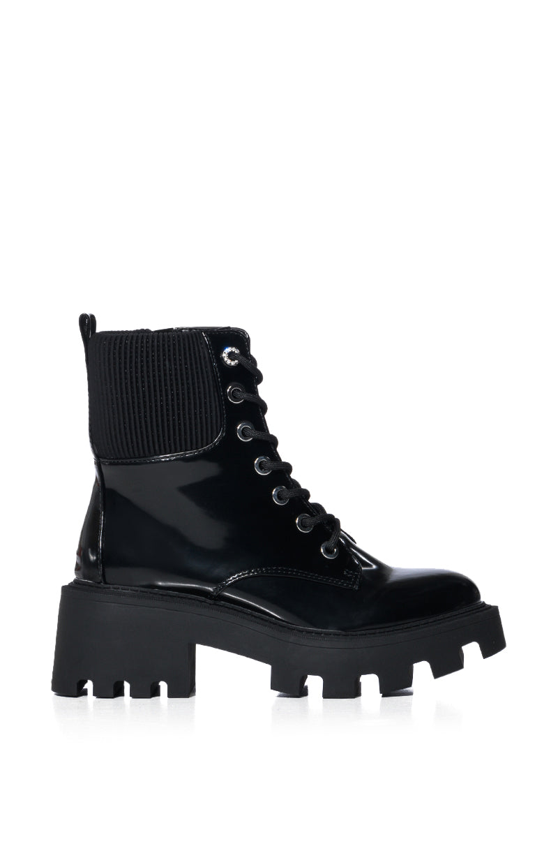 AZALEA WANG ESPECIAL BLACK COMBAT BOOTIE