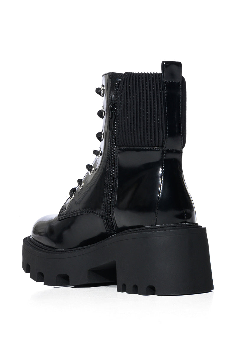 AZALEA WANG ESPECIAL BLACK COMBAT BOOTIE