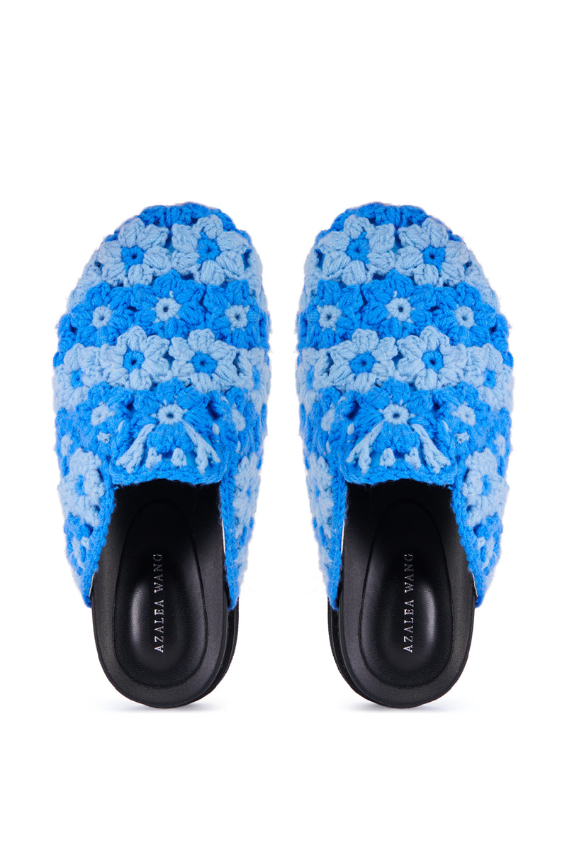 AZALEA WANG EFRYN BLUE FLOWER EMBROIDERED CLOG