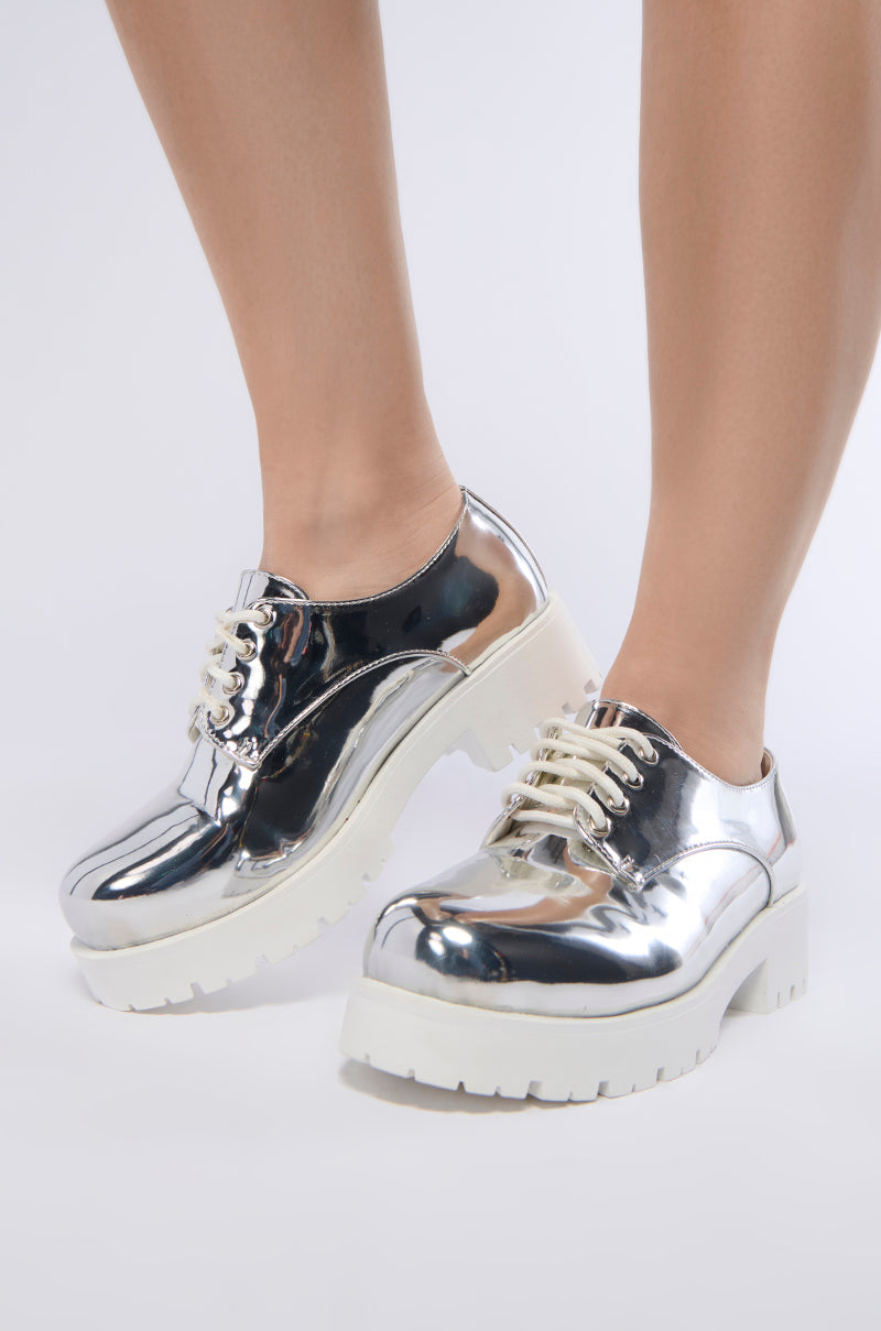 AZALEA WANG PIERRETTE SILVER FLATFORM CLOG