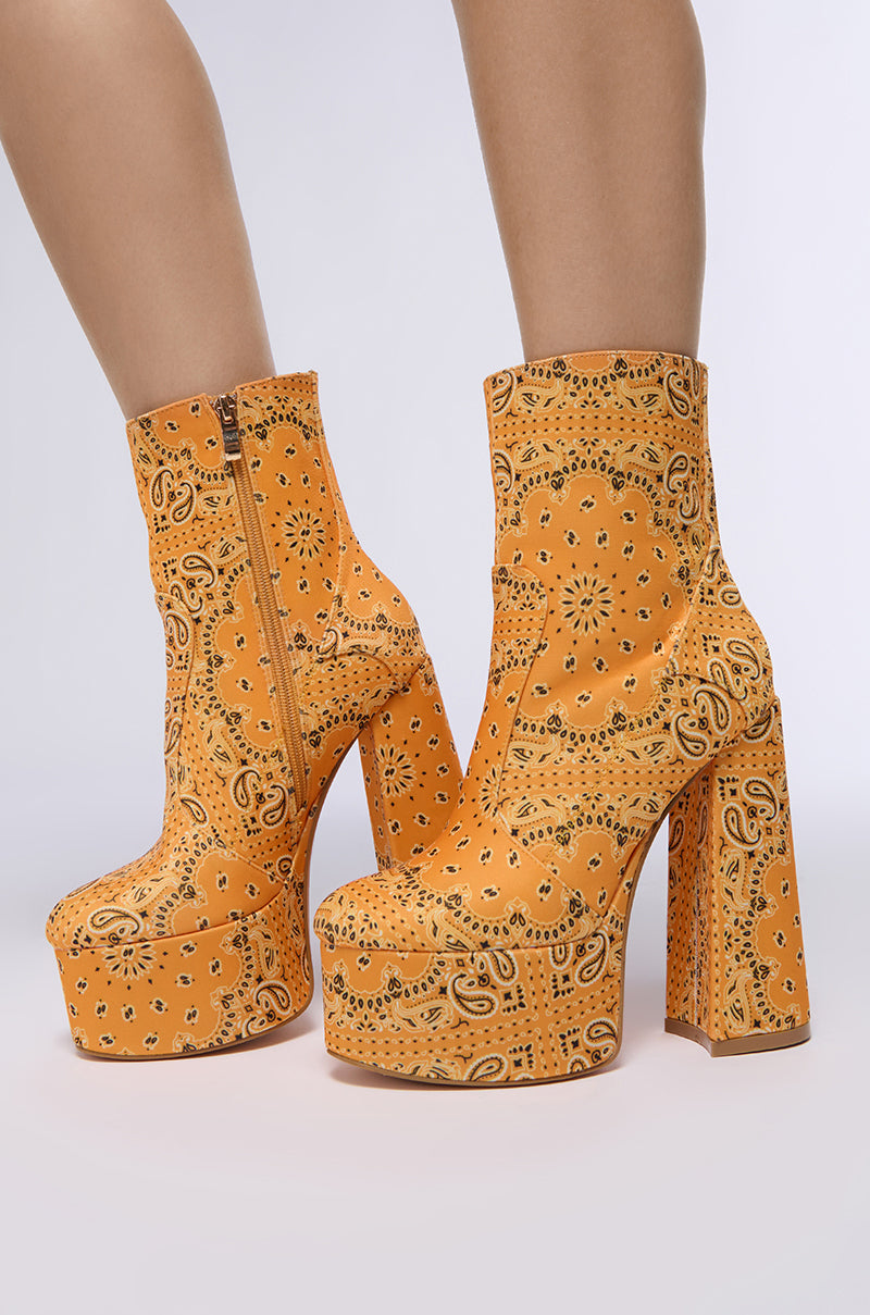 BORG PLATFORM BOOTIE IN YELLOW