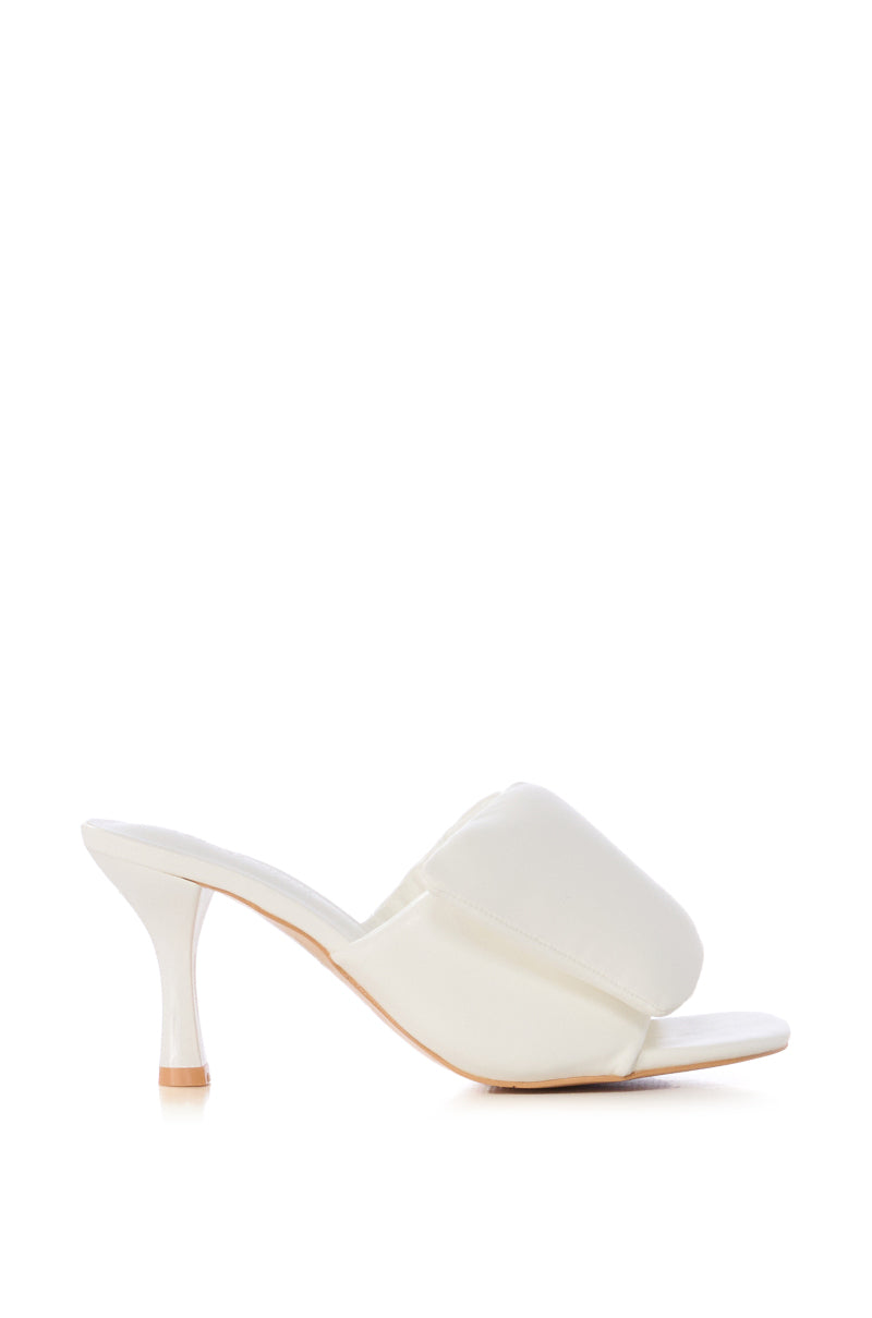 AZALEA WANG PHENOM WHITE PUFF SANDAL