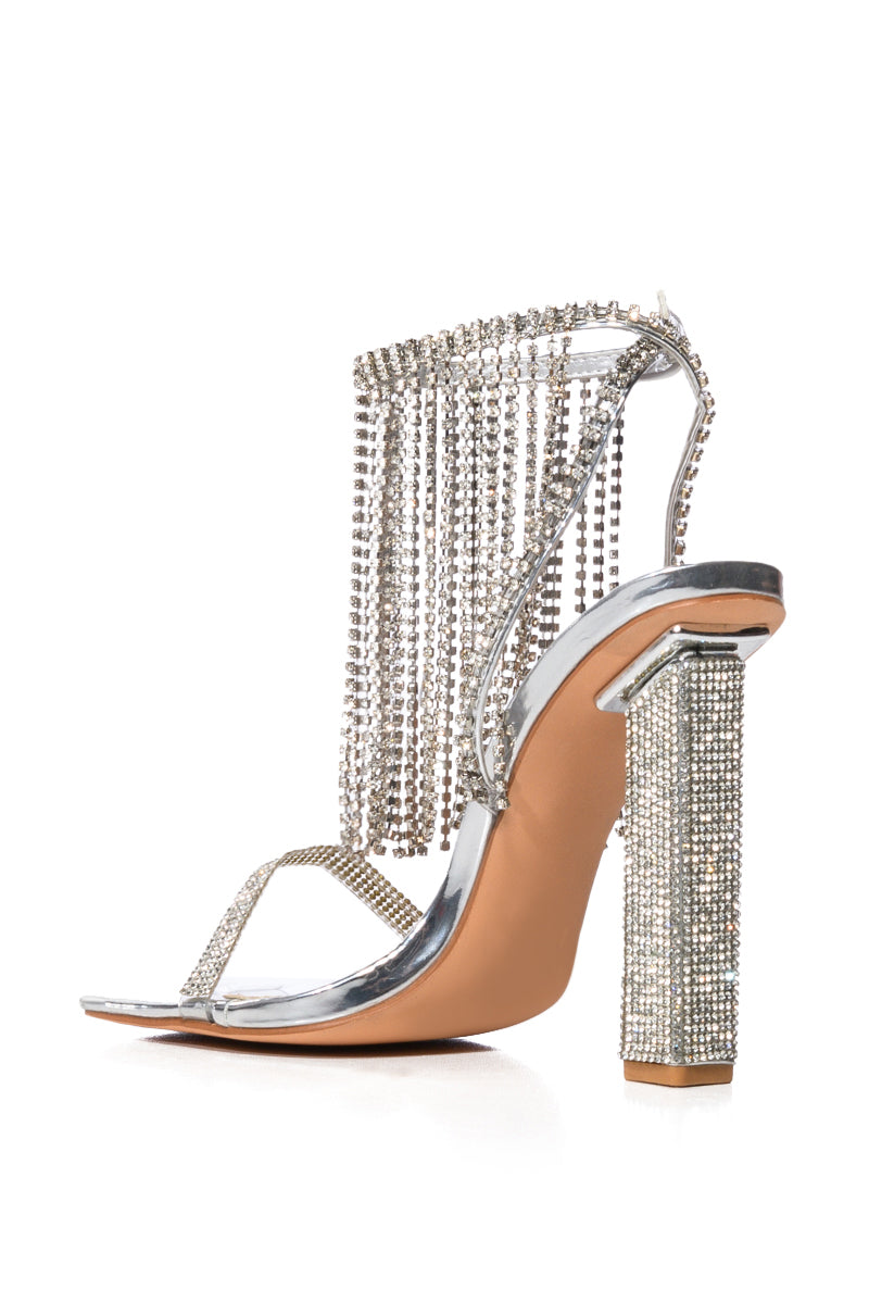 AZALEA WANG STAR EMBELLISHED TASSEL CHUNKY SANDAL IN SILVER