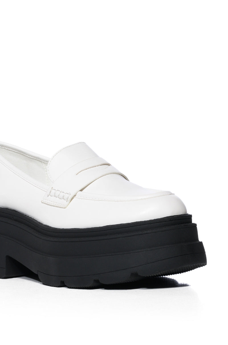 AZALEA WANG PAX CLASSIC FLATFORM LOAFER IN WHITE